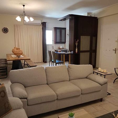 Comfortable Apartment In Kiato Eksteriør billede